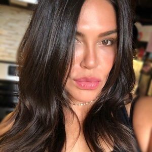 Meet your Posher, Marcela